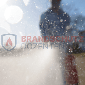 Brandschutzhelfer im Betrieb - Brandbekaempfung - Beitragsbild